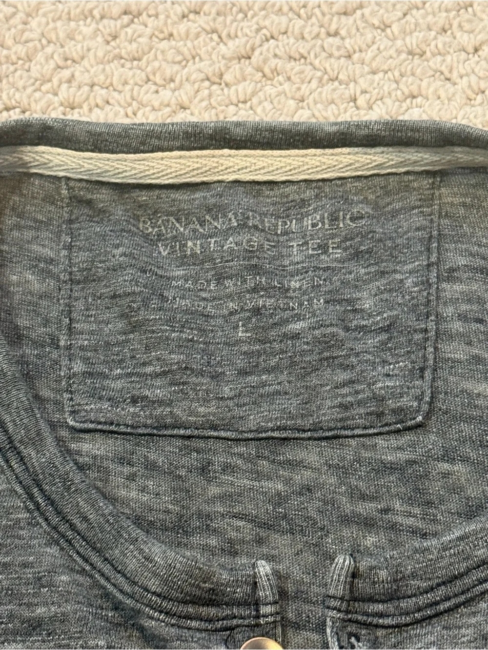 Lot of 6 Men's banana republic Henley & V-Neck Tees - Grey, Charcoal, Rust linen